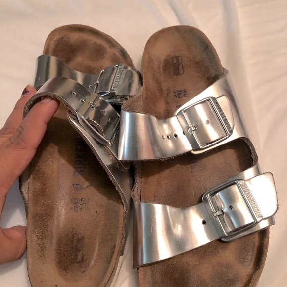 Birkenstock Arizona Softbed
Metallic Silver Narrow (Women's) - Picture 6 of 12